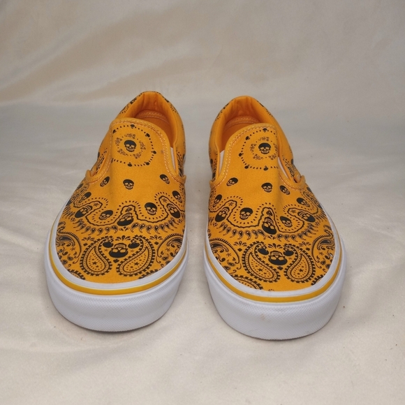 Vans Classic Yellow Black Bandana Print Slip On Streetwear Low Profile Sneaker - Picture 4 of 9